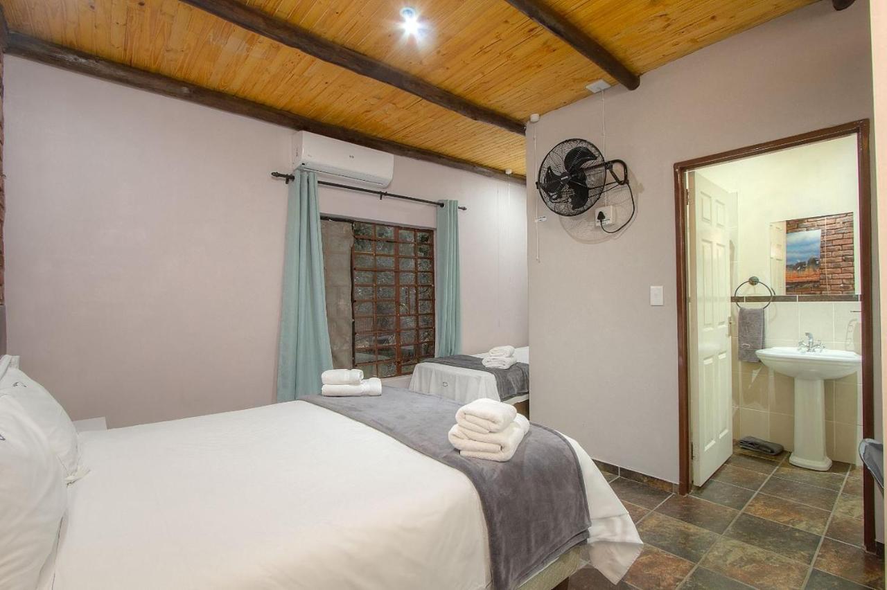Kruger Wild Dog Inn House 1 Marloth Park Eksteriør billede