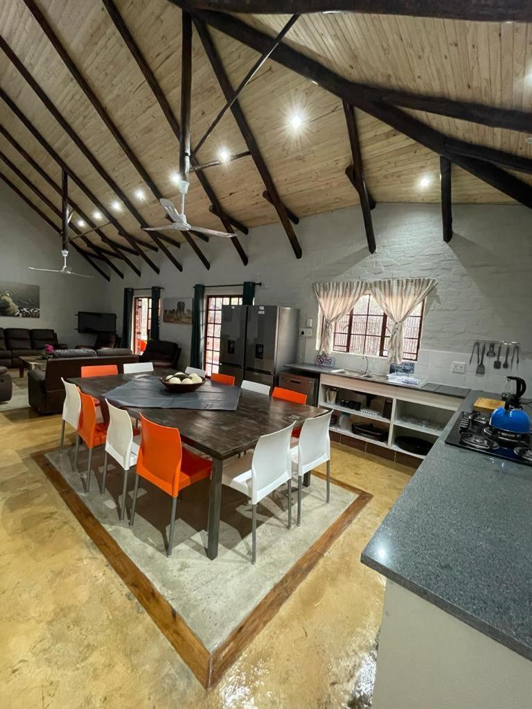 Kruger Wild Dog Inn House 1 Marloth Park Eksteriør billede