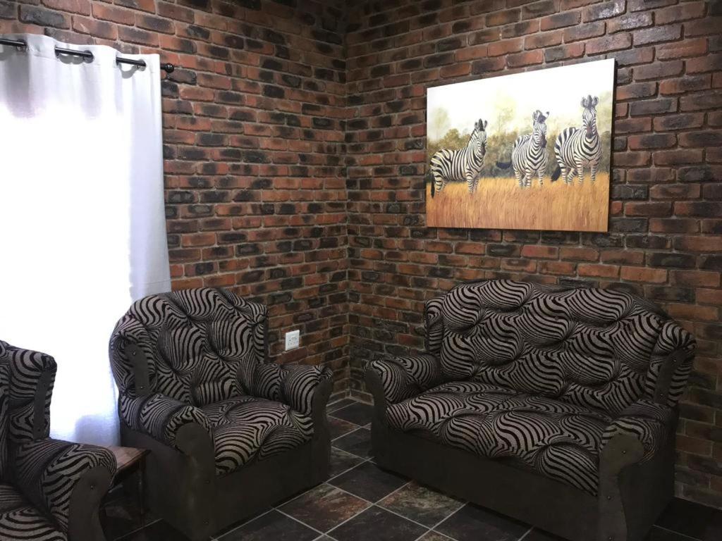 Kruger Wild Dog Inn House 1 Marloth Park Eksteriør billede